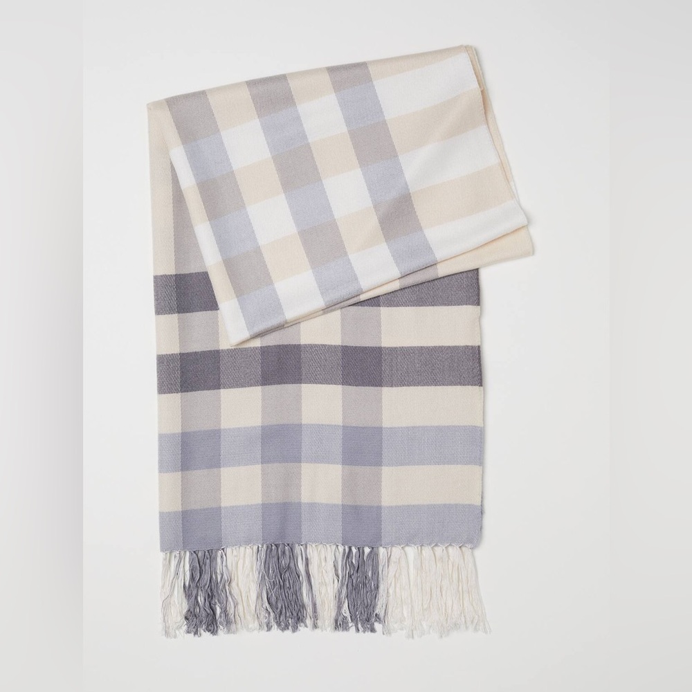 EUC H&M Large Plaid Fringe Scarf